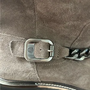 Vince Camuto Keshilla Boots Women's 7.5 Mid Calf Brown Suede Chain Trim Lug Sole thumbnail 6