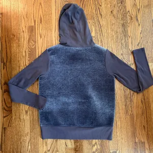 ALO Yoga Luxe Long Sleeve Block Party Hoodie – Soft Velour XS Raisin Purple thumbnail 5