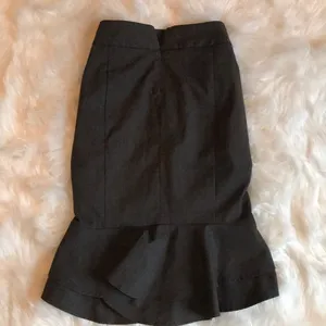 💛EXPRESS PENCIL SKIRT RUFFLE ACCENT💛 thumbnail 1