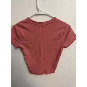 Hollister Must-Have Collection Rose Pink Baby Tee Short Sleeve Crop Top (G) thumbnail 2