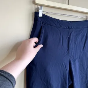 Old Navy flat front elastic waist pull‎ on wide leg pants women's M navy rayon thumbnail 2