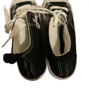 Primark Black and white hi-top skater style sneakers nwt 7.5 thumbnail 2