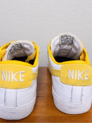 Nike Zoom Blazer Low SB Sneakers 8 White Yellow Skateboarding Cushioned thumbnail 3