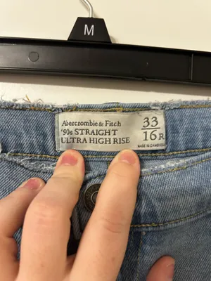 Abercrombie Straight 90s Ultra High-Rise Jeans thumbnail 3