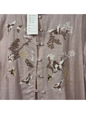 Women’s Embroidered Bird Button Front Blouse Size Large NWT thumbnail 2