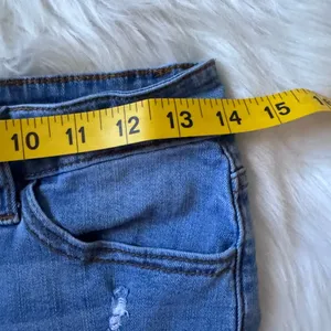 KanCan USA Size 4/27 Light Blue Distressed Jean Shorts thumbnail 5