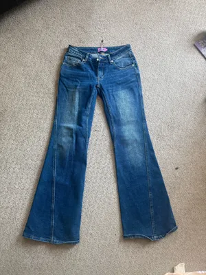 Edikted Colton Low Rise Bootcut Jeans thumbnail 3