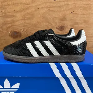 Adidas Women's Black Trainers thumbnail 4