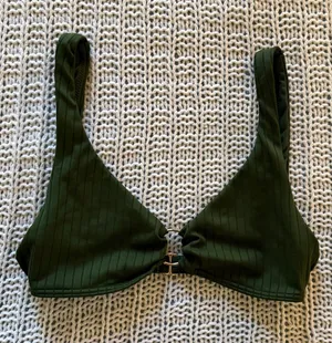 Hollister Olive Forest Green Ribbed Bikini Top Metal Ring Center Size Small thumbnail 1