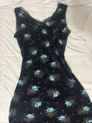 Lip gloss black floral mini dress thumbnail 1
