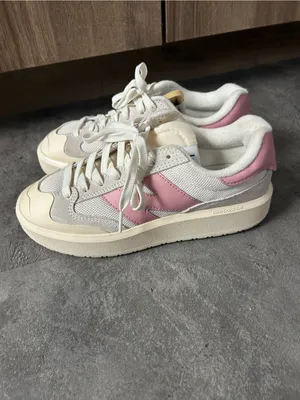 New Balance CT302 Platform Sneakers Anthropologie Size 8 Pink thumbnail 7