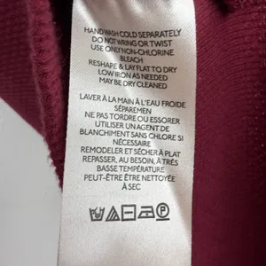 We The Free Top Womens Medium Burgundy Thermal V-Neck Floral Sleeve Long Sleeve thumbnail 7