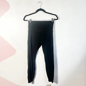 HALARA Black Ultrasculpt Scrunch Butt Medium High Waisted‎ 7/8 Length Seamless thumbnail 3