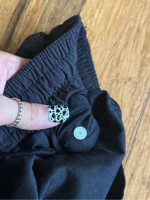 Lululemon Hotty Hot Short Long Black Size 4 thumbnail 3