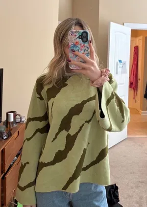 Free People Green Sweater thumbnail 1