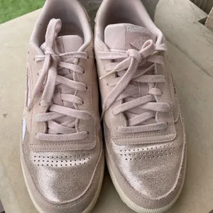 Womens Reebok Club C Revenge Rose Gold Pink Sneak Shoes size 9 thumbnail 2