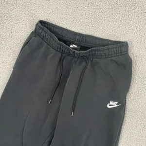 Nike Sportswear Essential Fleece Joggers Women M Black Sortswear BV4095-010 thumbnail 2