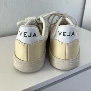 Veja V-10 J Mesh Sneakers in Jute White & Yellow thumbnail 4