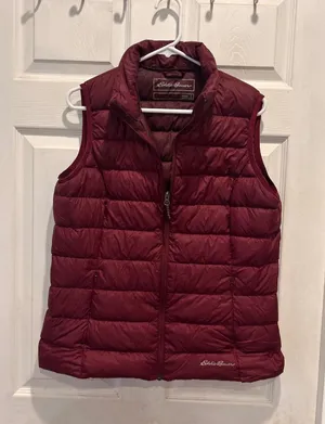 Eddie Bauer EB650 Womens Large Burgundy Down Puffer Vest Maroon Quilted Full Zip thumbnail 1