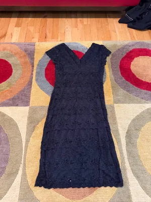 Marina Black Lace Beaded Cocktail Dress Cap Sleeves Approx Knee Length Size 8 thumbnail 4