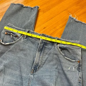 Abercrombie and Fitch Ankle Straight Ultra High Rise, distressed raw hem thumbnail 7
