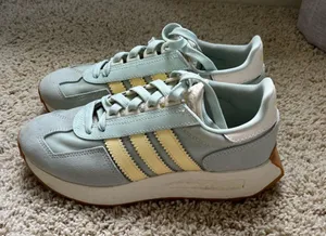 Women’s Adidas Retropy E5 Sneakers thumbnail 1