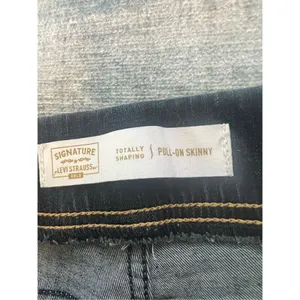 Levi's Levi Strauss Signature Dark Wash Totally Shaping Pull On Skinny Jeans 34 x 28 thumbnail 3