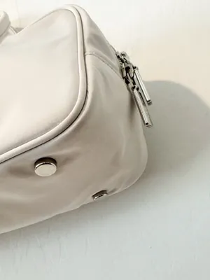 Wilfred Aritzia Lina Bag Ivory Matte Pearl Satin Bowler Zip Handbag 90s Coquette thumbnail 6