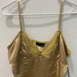 Apostrophe NWT Gold Lace Cami Size M thumbnail 2