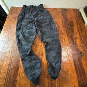 Lululemon Beyond the Studio Jogger 4 Camo Deep Coal Multi Black‎ Gray Joggers thumbnail 8