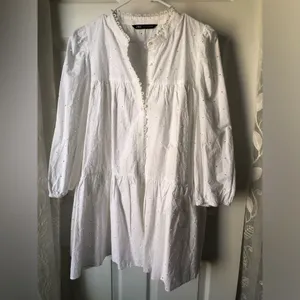ZARA Embroidered Eyelet Floral Cotton Mini button down Dress boho babydoll sz M thumbnail 4
