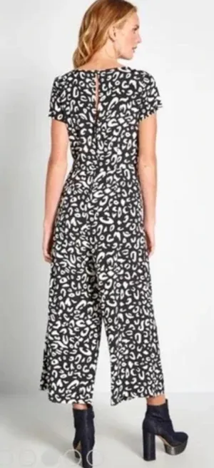 Modcloth Jumpsuit Cropped Bold Nation Snow Leopard Animal Print Black White 4 thumbnail 2