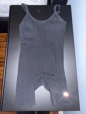 Alo Seamless Ribbed Mellow Onesie - Black thumbnail 4