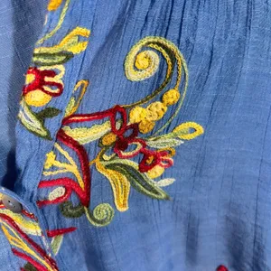 Fig and Flower Blue Floral Embroidered Roll Tab Button Down Top Large Boho L thumbnail 4