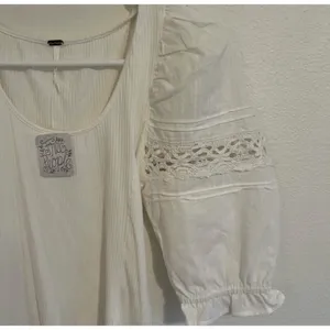 Free People NWT $68 Something Special Top White Ribbed Knit Puff Sleeve Ruffle thumbnail 5