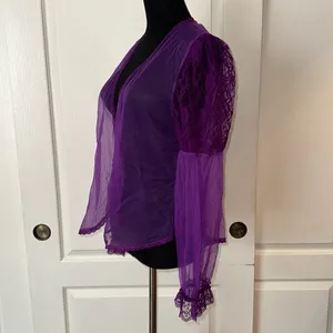 Vtg Purple Sheer Lace Long Sleeve Dainty Cover Up Blouse thumbnail 2