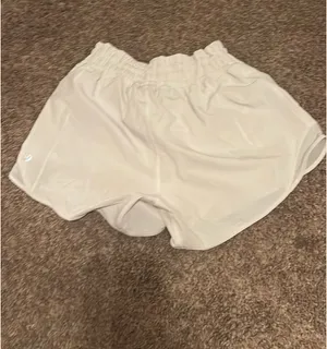 Lululemon Shorts Hotty Hot 4" 4 High-Rise thumbnail 3
