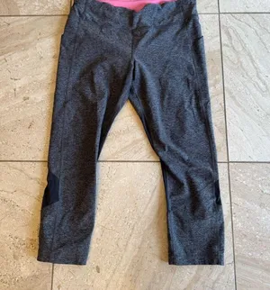 Lululemon Gray Leggings 21" crops no flaws size 10 thumbnail 1