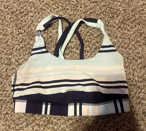 Lululemon bra  thumbnail 1