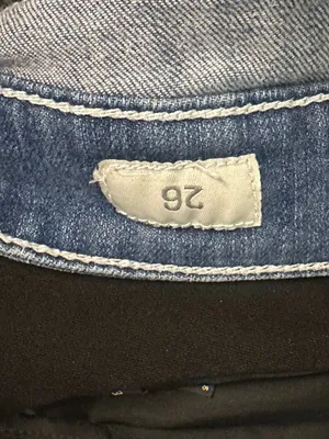 BKE Sabrina medium wash distressed low-rise stretch denim shorts Size 26 thumbnail 11