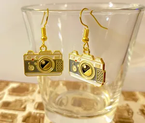 📸 camera dangle earrings thumbnail 2