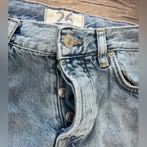 Free People‎ distressed straight leg jeans size 26 thumbnail 4