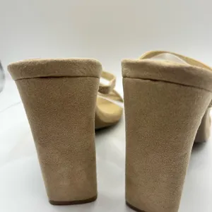 Wild Diva Lounge Women Tan Fashion Strappy Block Heel Snadles Size 6 ~ EUC thumbnail 3