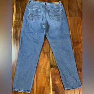 American Eagle Outfitters Mom Jeans thumbnail 3