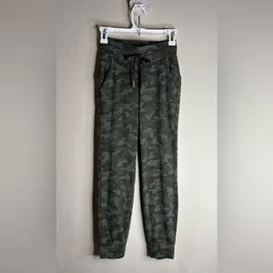 Lululemon Ready to Rulu Jogger 28” Heritage Camo Dark Olive Green Twill size 2 thumbnail 2