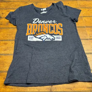 Denver Broncos Womens V‎ Neck T Shirt Blue NFL Team Apparel Size M thumbnail 1