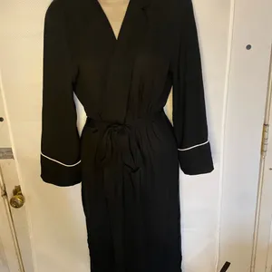 Have Elegant Black Robe with White Accents Size L thumbnail 4