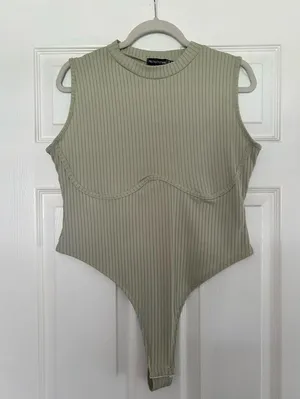 Pretty Little Thing Bodysuit thumbnail 1