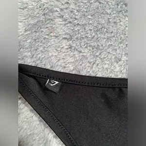 Gymshark sports bra black thumbnail 4