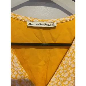 Abercrombie Floral Yellow Wrap Summer Dress thumbnail 4